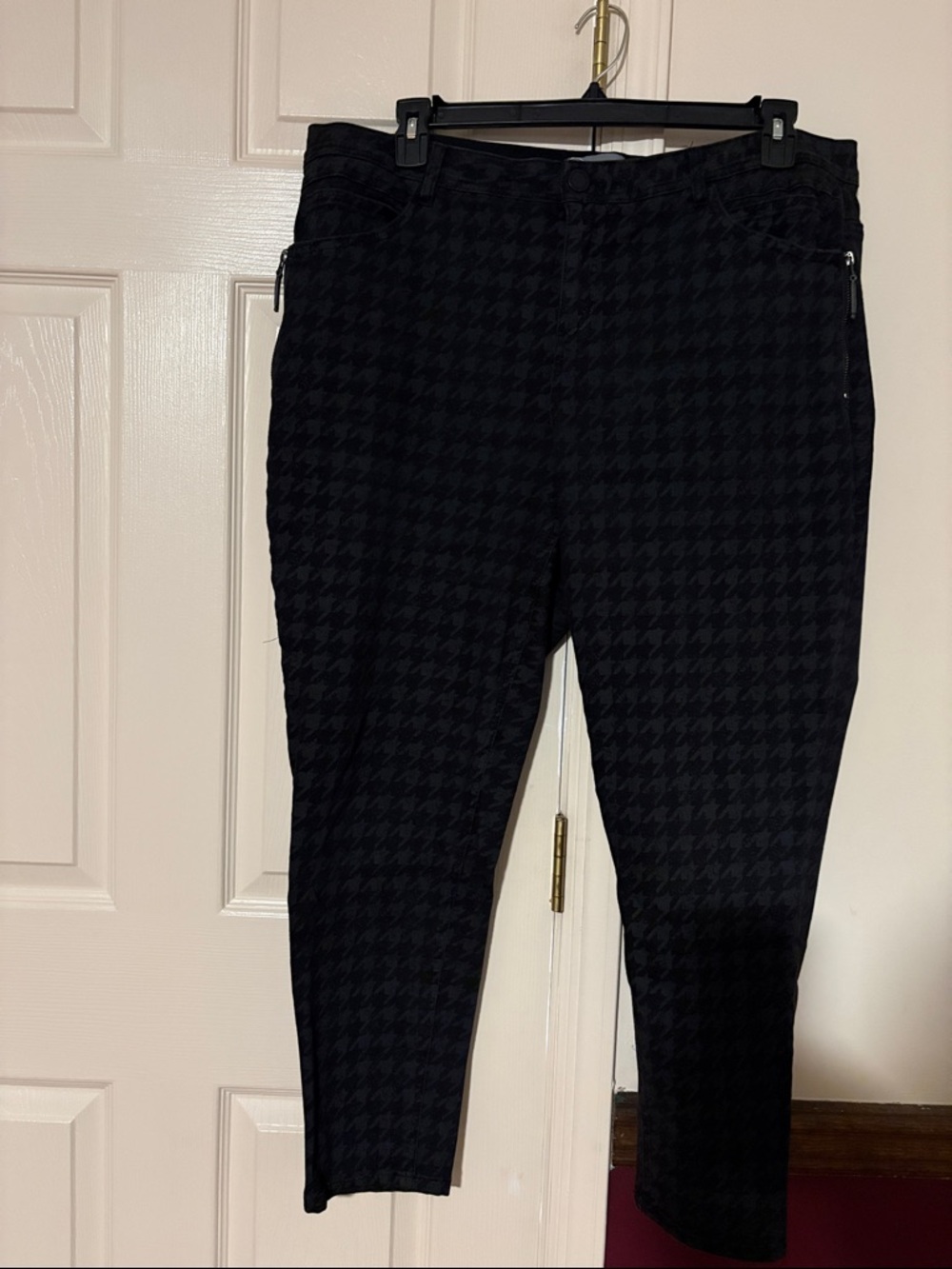 Wit & Wisdom Black Houndstooth Ankle Pants